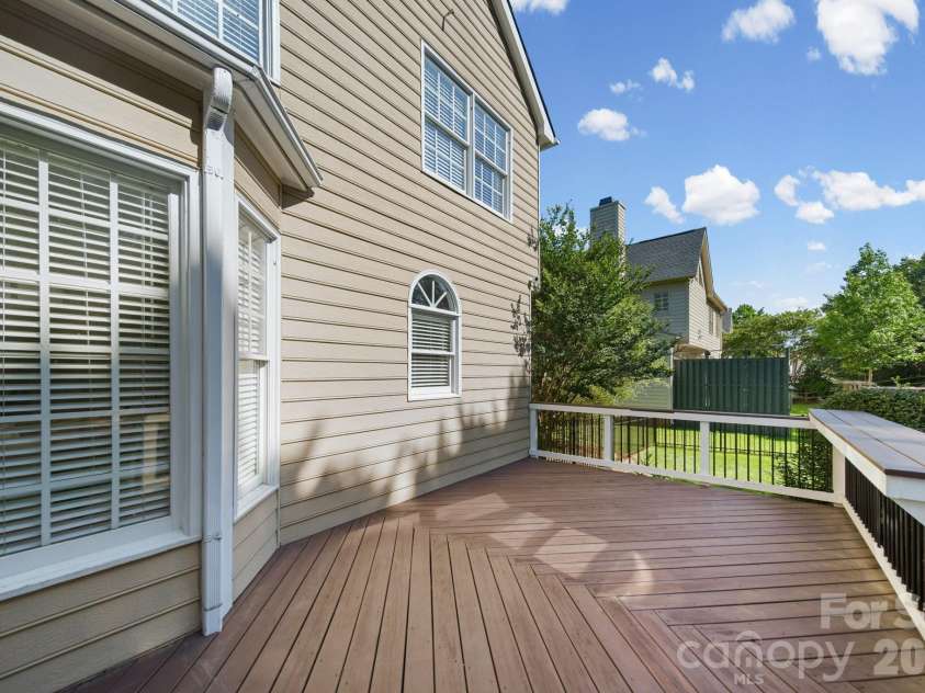 11204 Tavernay Parkway, Charlotte, NC 28262.  MLS# CAR4396935, YatesRealty ID 33716. 
