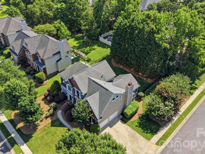 11204 Tavernay Parkway, Charlotte, NC 28262.  MLS# CAR4396935, YatesRealty ID 33716. 