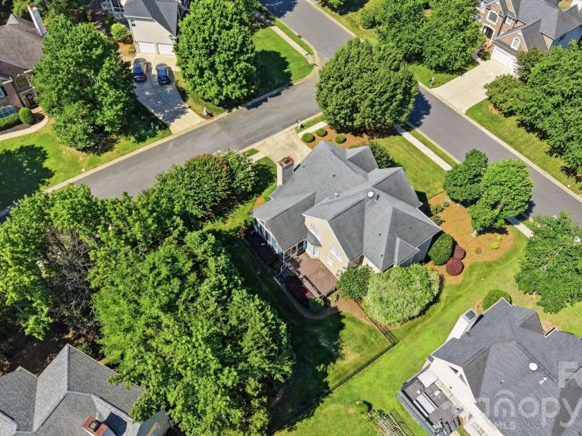 11204 Tavernay Parkway, Charlotte, NC 28262.  MLS# CAR4396935, YatesRealty ID 33716. 