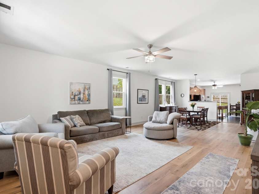 2211 Savannah Hills Drive, Matthews, NC 28105.  MLS# CAR4392429, YatesRealty ID 33717. 