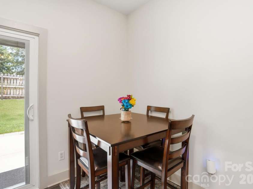 2211 Savannah Hills Drive, Matthews, NC 28105.  MLS# CAR4392429, YatesRealty ID 33717. 