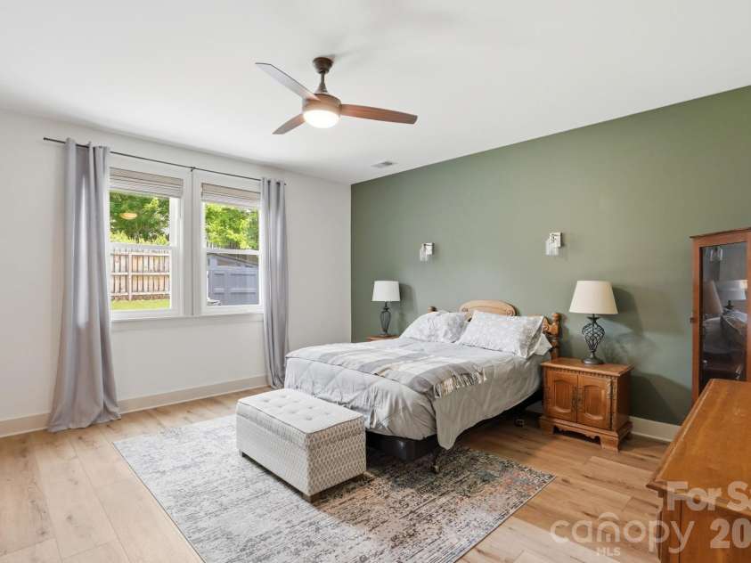 2211 Savannah Hills Drive, Matthews, NC 28105.  MLS# CAR4392429, YatesRealty ID 33717. 