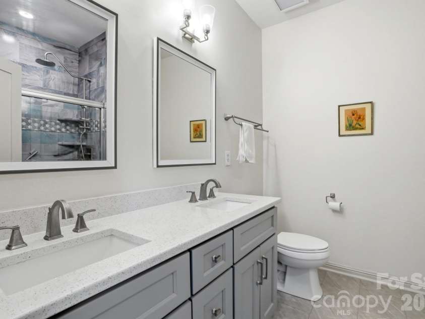 2211 Savannah Hills Drive, Matthews, NC 28105.  MLS# CAR4392429, YatesRealty ID 33717. 