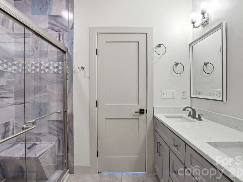 2211 Savannah Hills Drive, Matthews, NC 28105.  MLS# CAR4392429, YatesRealty ID 33717. 