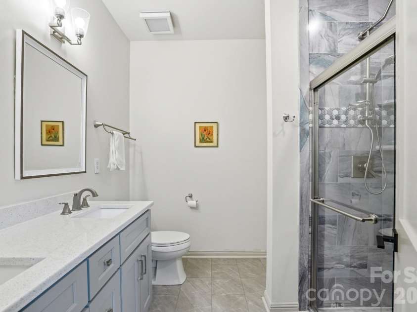 2211 Savannah Hills Drive, Matthews, NC 28105.  MLS# CAR4392429, YatesRealty ID 33717. 