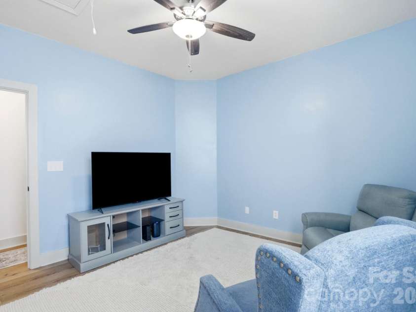 2211 Savannah Hills Drive, Matthews, NC 28105.  MLS# CAR4392429, YatesRealty ID 33717. 