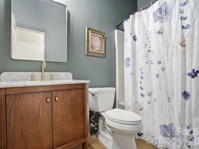 2211 Savannah Hills Drive, Matthews, NC 28105.  MLS# CAR4392429, YatesRealty ID 33717. 
