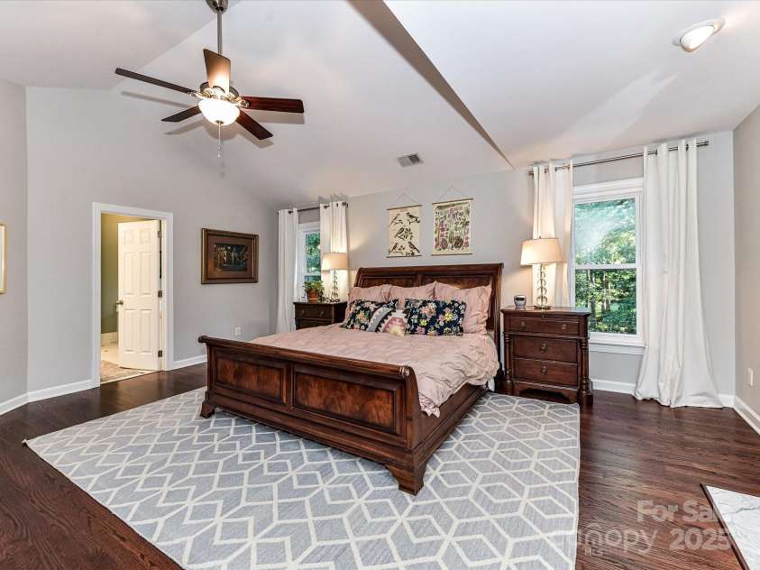 4806 Shannamara Drive, Matthews, NC 28104.  MLS# CAR4271064, YatesRealty ID 33717. 