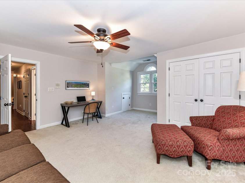 4806 Shannamara Drive, Matthews, NC 28104.  MLS# CAR4271064, YatesRealty ID 33717. BONUS ROOM