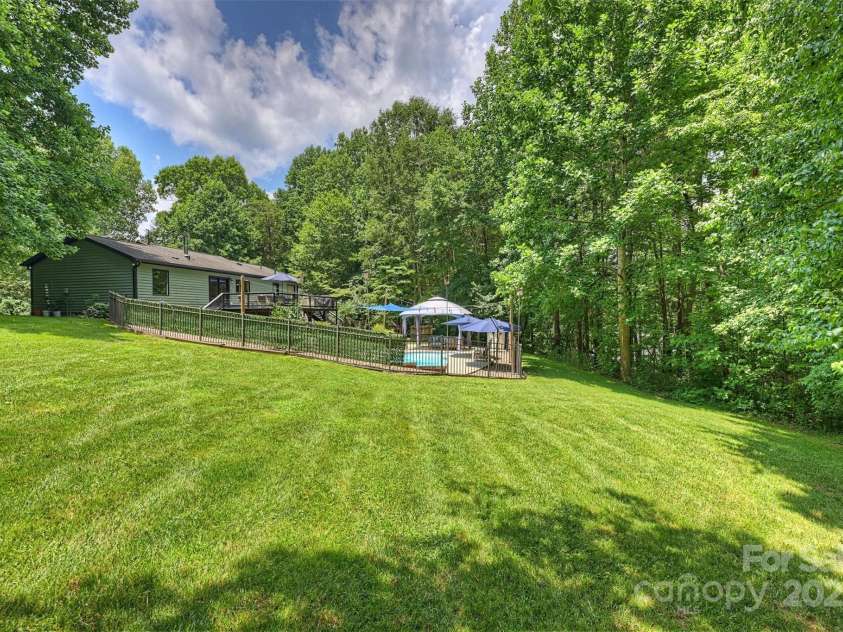 6411 Glenn Teague Road, Charlotte, NC 28216.  MLS# CAR4272377, YatesRealty ID 33718. 