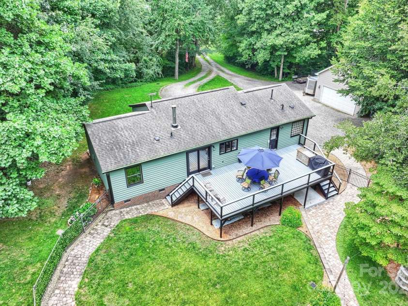 6411 Glenn Teague Road, Charlotte, NC 28216.  MLS# CAR4272377, YatesRealty ID 33718. 