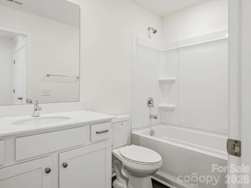 6613 Fire Lily Lane, Charlotte, NC 28216.  MLS# CAR4426558, YatesRealty ID 33719. Full Bath Located on 2nd Floor