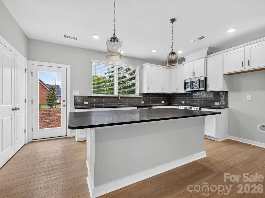 1128 Bismuth Lane, Charlotte, NC 28211.  MLS# CAR4352904, YatesRealty ID 3372. 