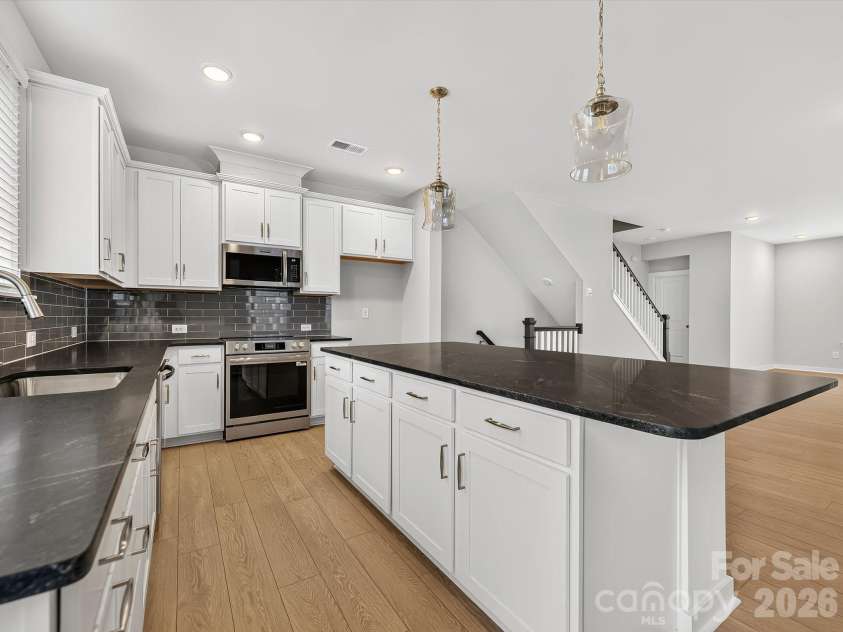 1128 Bismuth Lane, Charlotte, NC 28211.  MLS# CAR4352904, YatesRealty ID 3372. 
