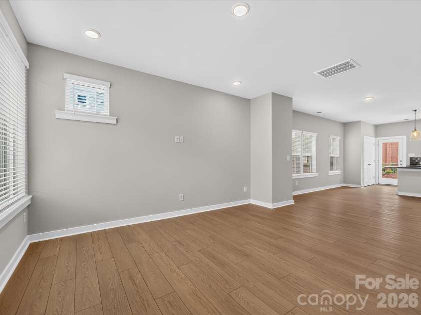 1128 Bismuth Lane, Charlotte, NC 28211.  MLS# CAR4352904, YatesRealty ID 3372. 