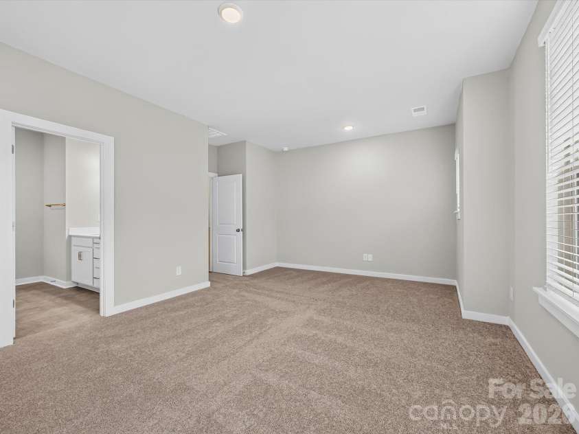 1128 Bismuth Lane, Charlotte, NC 28211.  MLS# CAR4352904, YatesRealty ID 3372. 