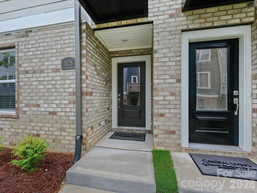 1128 Bismuth Lane, Charlotte, NC 28211.  MLS# CAR4352904, YatesRealty ID 3372. 