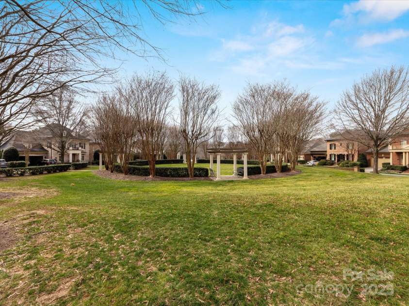 6711 Conservatory Lane, Charlotte, NC 28210.  MLS# CAR4221966, YatesRealty ID 3372. Common area