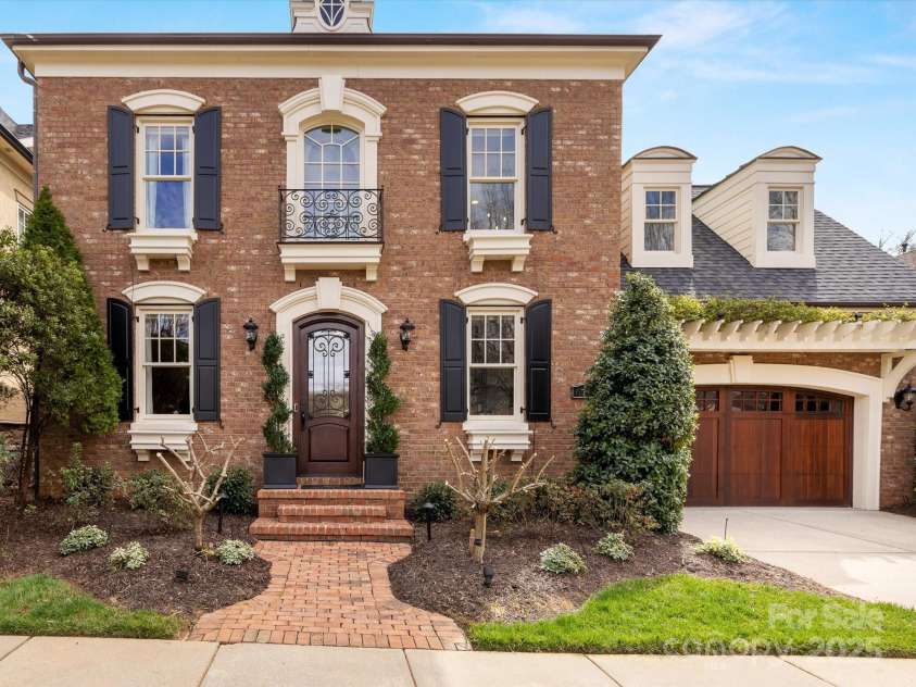 6711 Conservatory Lane, Charlotte, NC 28210.  MLS# CAR4221966, YatesRealty ID 3372. Front of Home