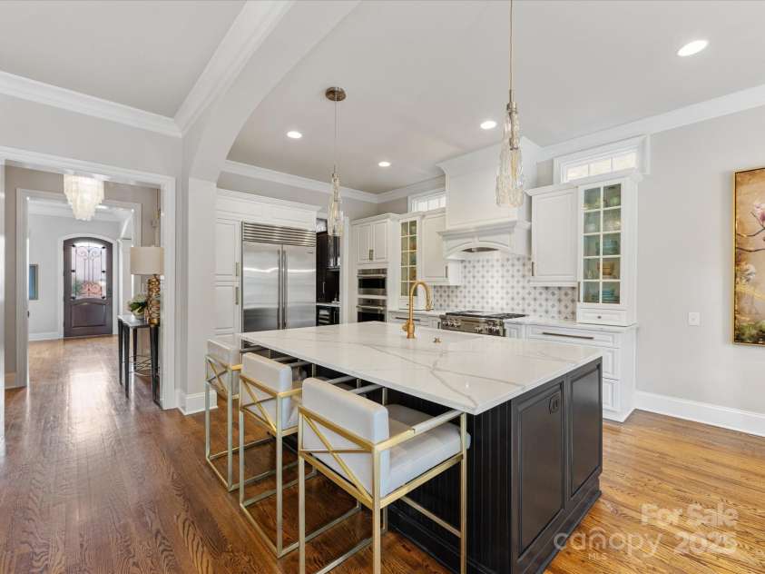 6711 Conservatory Lane, Charlotte, NC 28210.  MLS# CAR4221966, YatesRealty ID 3372. Kitchen