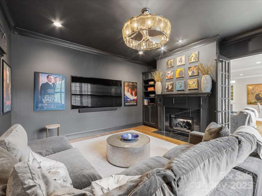 6711 Conservatory Lane, Charlotte, NC 28210.  MLS# CAR4221966, YatesRealty ID 3372. Media/Office