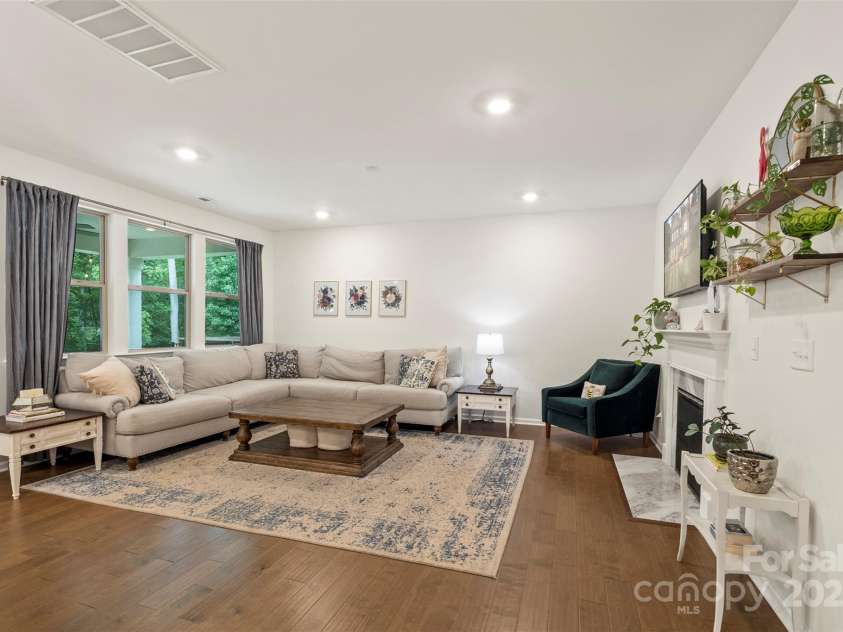 20417 Creek Bend Edge Court, Matthews, NC 28105.  MLS# CAR4250991, YatesRealty ID 33720. 