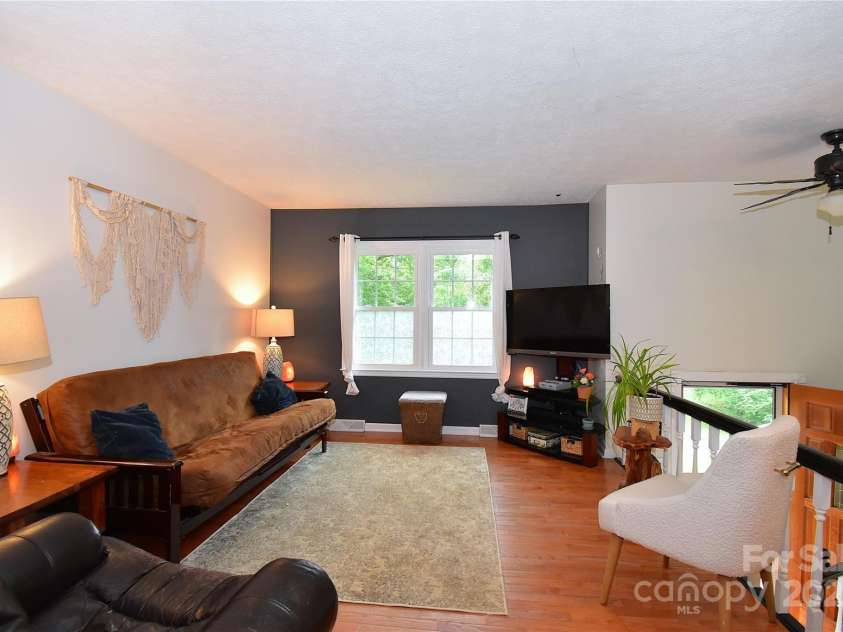 76 Melton Road, Candler, NC 28715.  MLS# CAR4289912, YatesRealty ID 33722. 