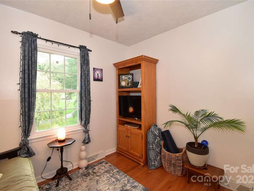 76 Melton Road, Candler, NC 28715.  MLS# CAR4289912, YatesRealty ID 33722. 