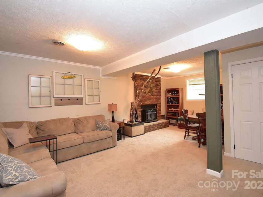 76 Melton Road, Candler, NC 28715.  MLS# CAR4289912, YatesRealty ID 33722. 