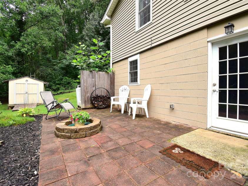 76 Melton Road, Candler, NC 28715.  MLS# CAR4289912, YatesRealty ID 33722. 