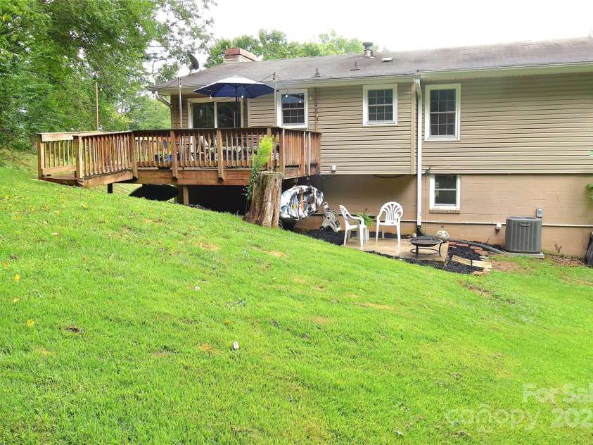 76 Melton Road, Candler, NC 28715.  MLS# CAR4289912, YatesRealty ID 33722. 