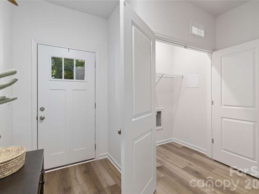 912 Bond Avenue, Gastonia, NC 28052.  MLS# CAR4390894, YatesRealty ID 33722. Representation