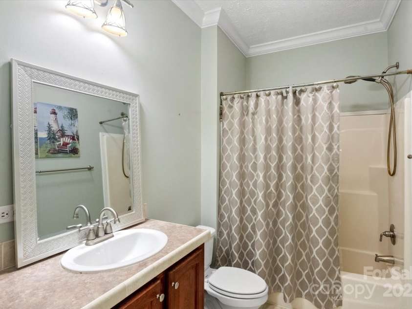 142 Pinners Cove Road, Asheville, NC 28803.  MLS# CAR4287127, YatesRealty ID 33723. Hall bathroom.