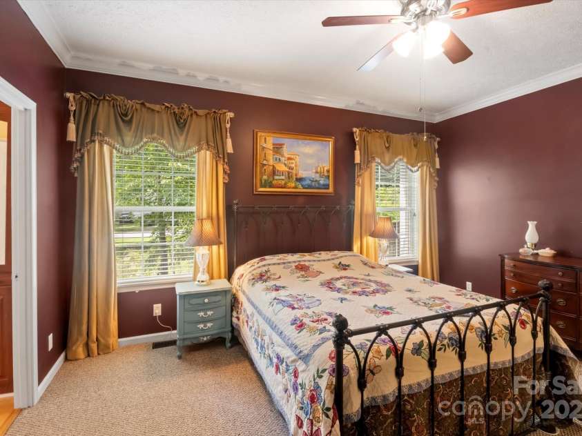 142 Pinners Cove Road, Asheville, NC 28803.  MLS# CAR4287127, YatesRealty ID 33723. Primary bedroom.