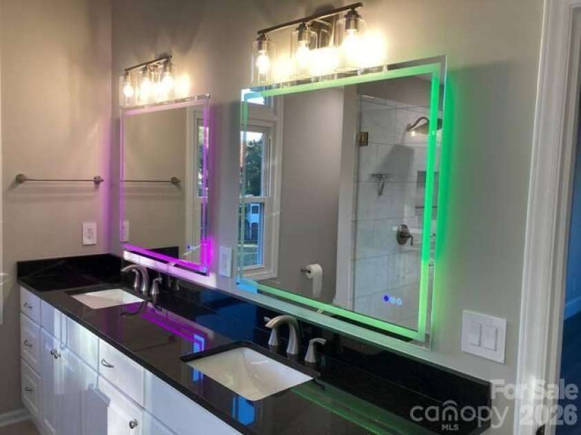 3009 Planters Walk Court, Charlotte, NC 28210.  MLS# CAR4383796, YatesRealty ID 33723. Granite C'tops DBL Sinks w/ Programmable Mirrors