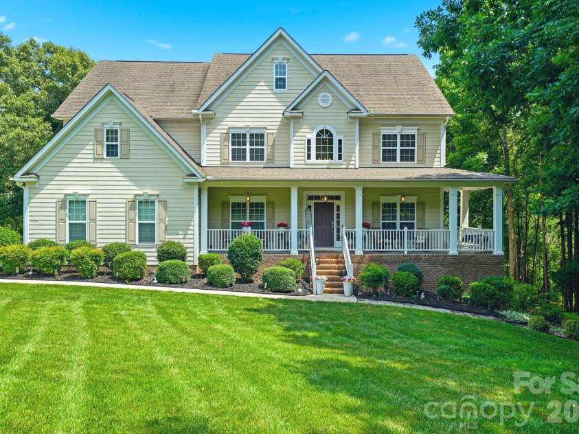 309 Walking Horse Trail, Davidson, NC 28036.  MLS# CAR4398377, YatesRealty ID 33725. 