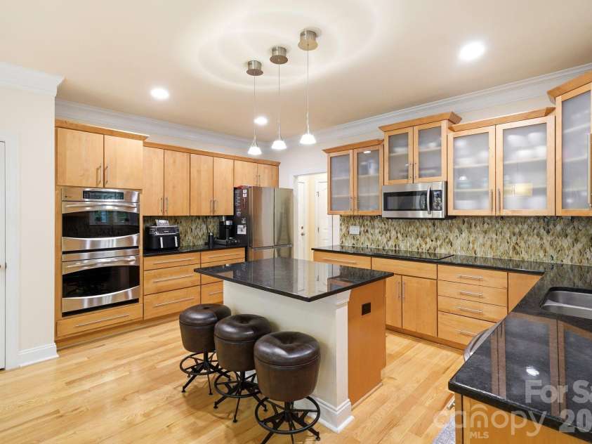 309 Walking Horse Trail, Davidson, NC 28036.  MLS# CAR4398377, YatesRealty ID 33725. 