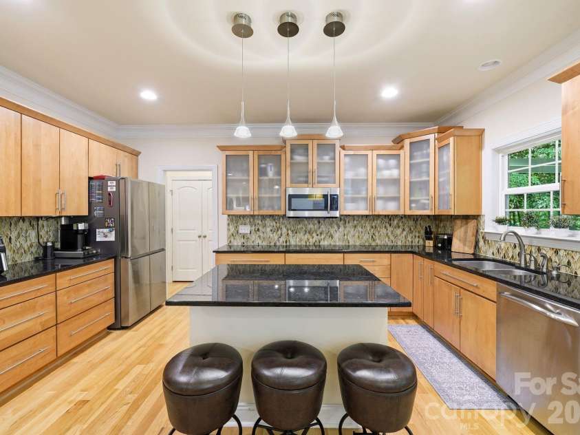309 Walking Horse Trail, Davidson, NC 28036.  MLS# CAR4398377, YatesRealty ID 33725. 