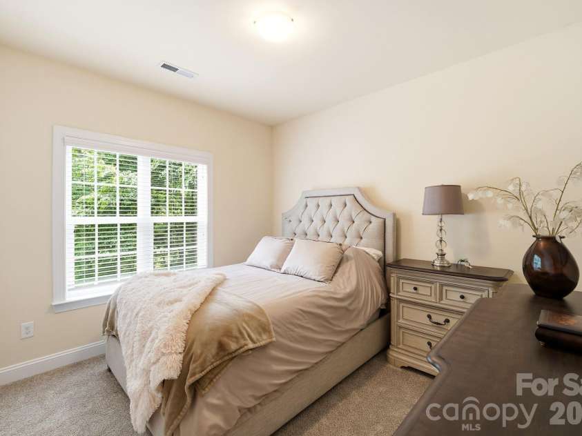 309 Walking Horse Trail, Davidson, NC 28036.  MLS# CAR4398377, YatesRealty ID 33725. 