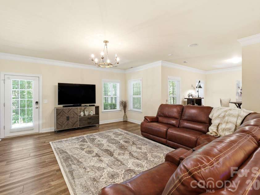309 Walking Horse Trail, Davidson, NC 28036.  MLS# CAR4398377, YatesRealty ID 33725. 