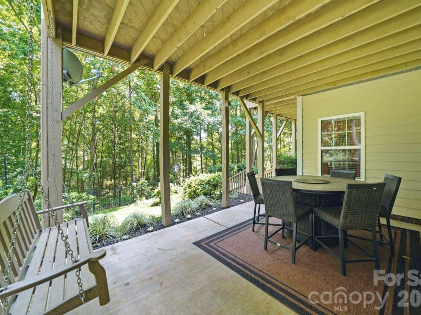 309 Walking Horse Trail, Davidson, NC 28036.  MLS# CAR4398377, YatesRealty ID 33725. 