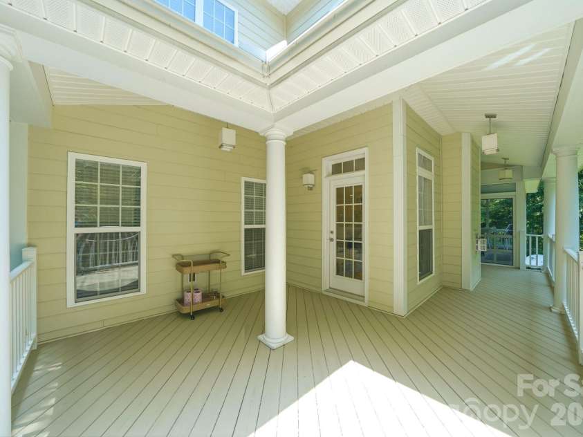 309 Walking Horse Trail, Davidson, NC 28036.  MLS# CAR4398377, YatesRealty ID 33725. 