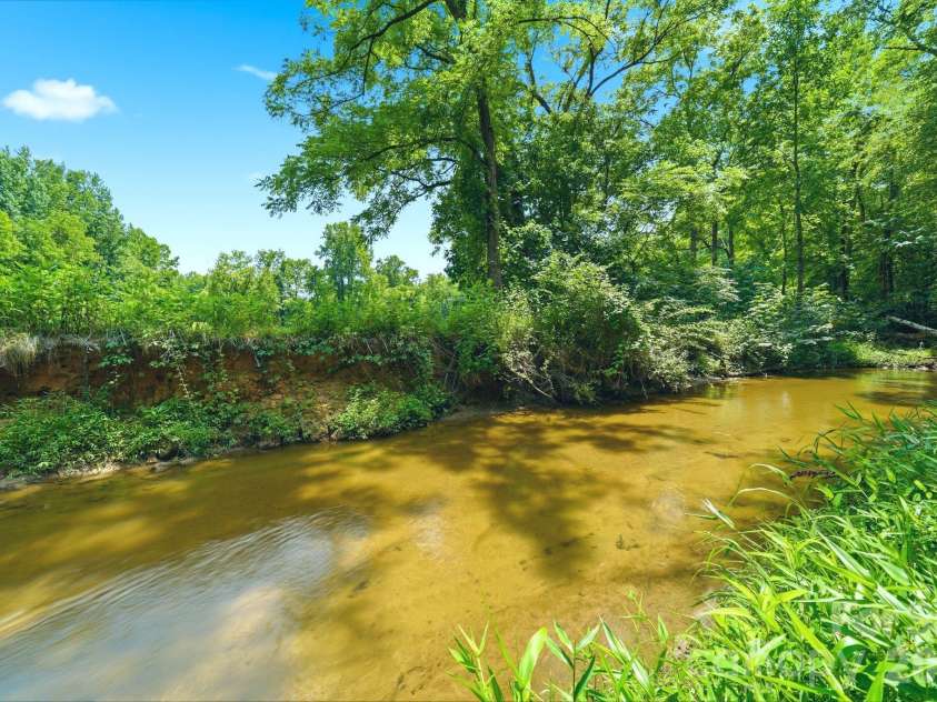 309 Walking Horse Trail, Davidson, NC 28036.  MLS# CAR4398377, YatesRealty ID 33725. 