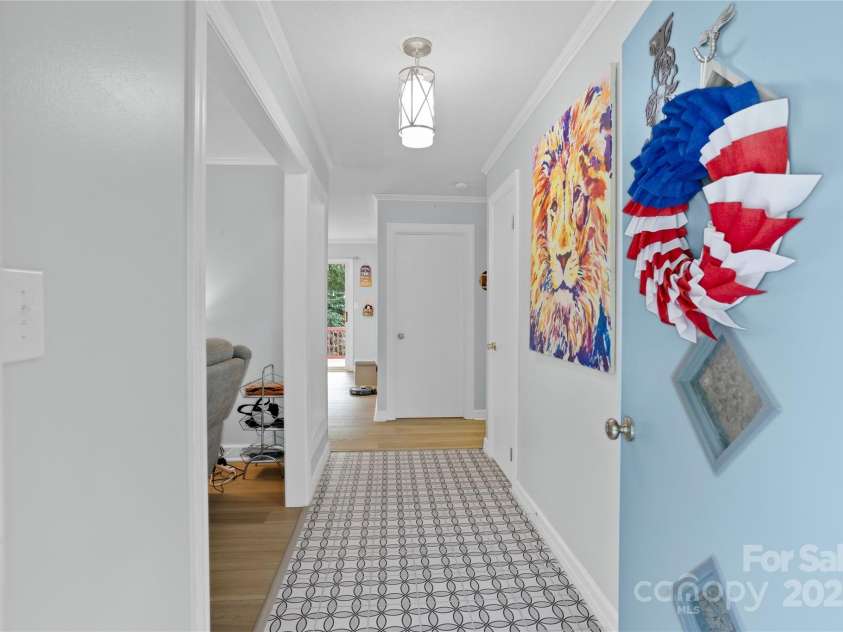 410 Queens Drive, Lexington, NC 27292.  MLS# CAR4287157, YatesRealty ID 33725. 