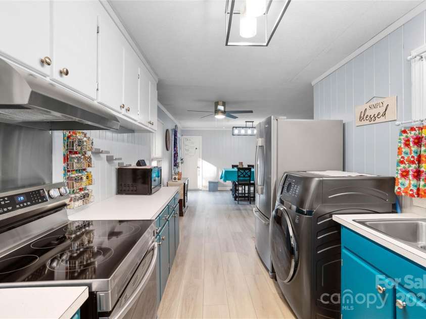 410 Queens Drive, Lexington, NC 27292.  MLS# CAR4287157, YatesRealty ID 33725. 