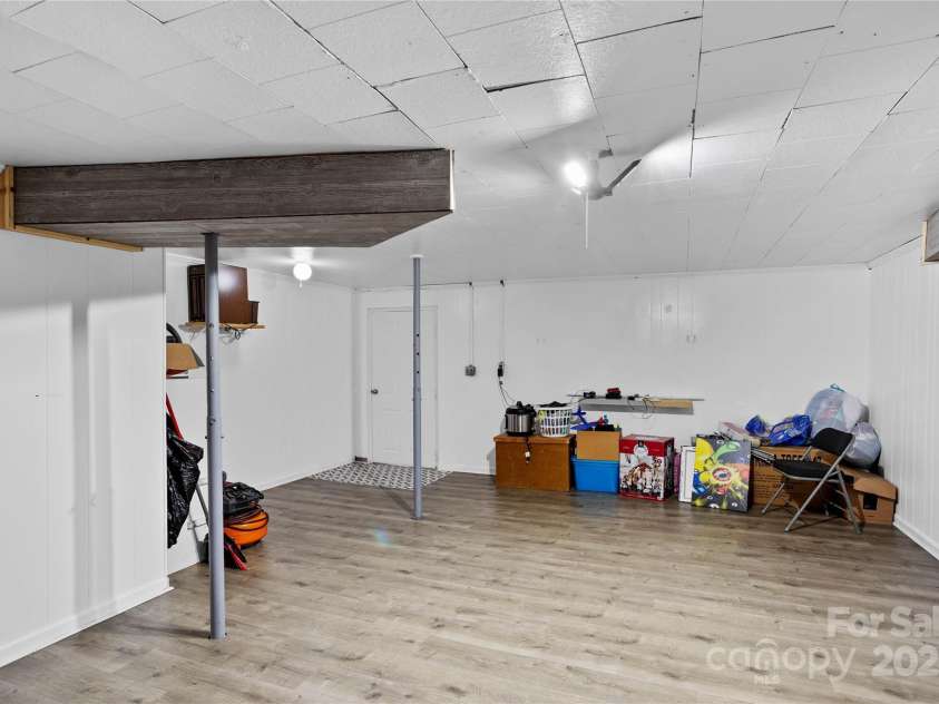 410 Queens Drive, Lexington, NC 27292.  MLS# CAR4287157, YatesRealty ID 33725. Rec Room