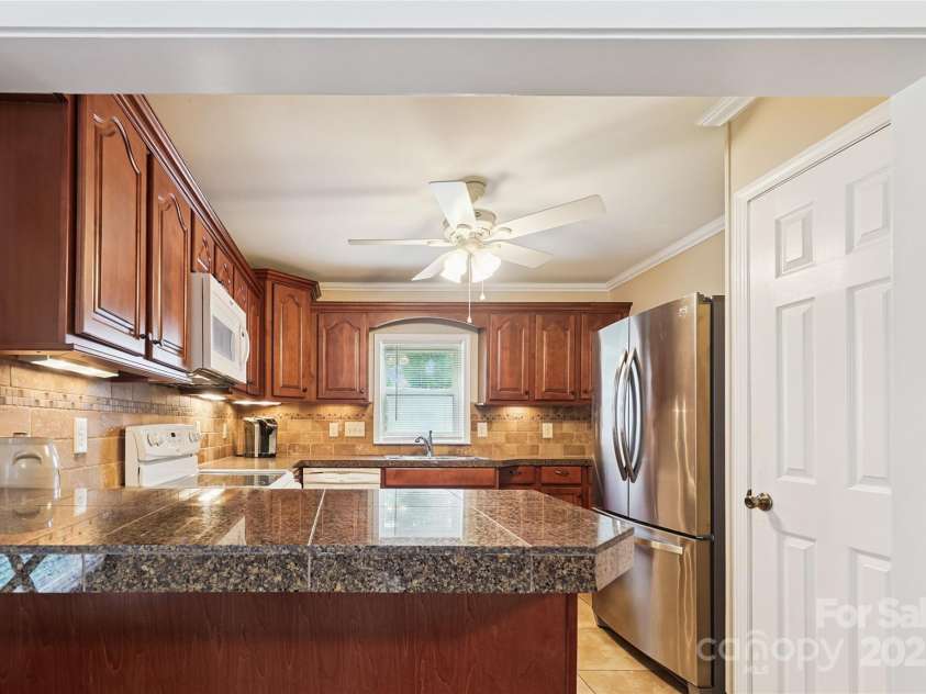 608 Maple Avenue, Gastonia, NC 28054.  MLS# CAR4292359, YatesRealty ID 33726. 
