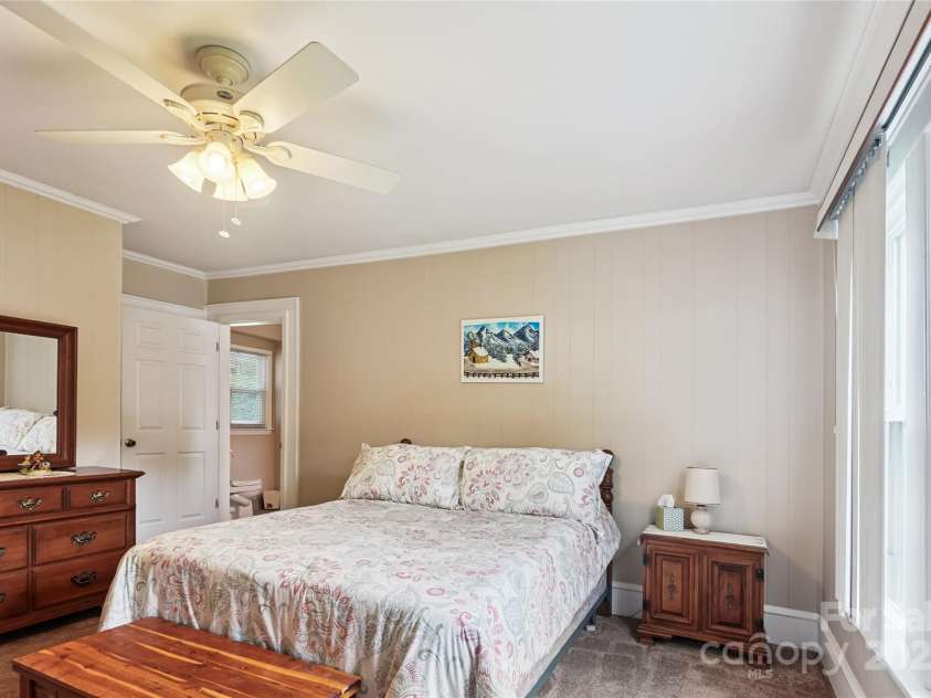 608 Maple Avenue, Gastonia, NC 28054.  MLS# CAR4292359, YatesRealty ID 33726. 