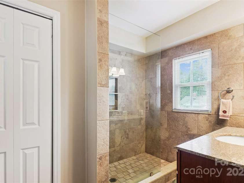 608 Maple Avenue, Gastonia, NC 28054.  MLS# CAR4292359, YatesRealty ID 33726. 