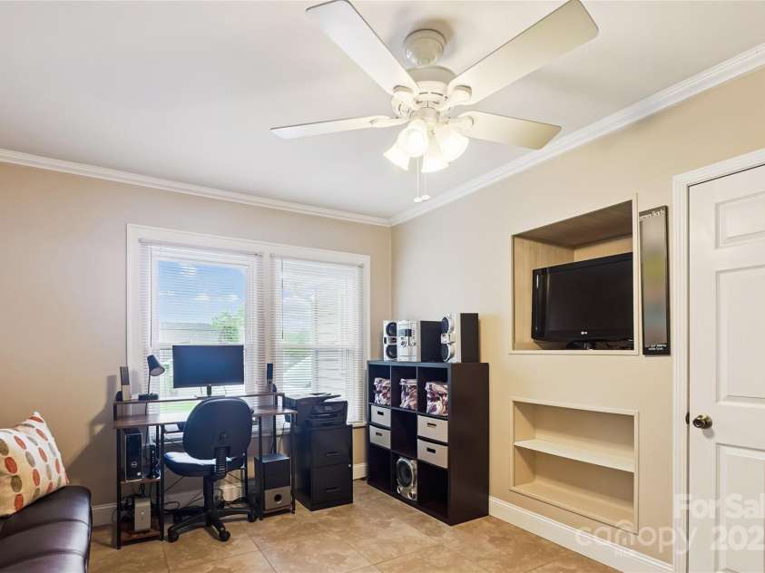 608 Maple Avenue, Gastonia, NC 28054.  MLS# CAR4292359, YatesRealty ID 33726. 